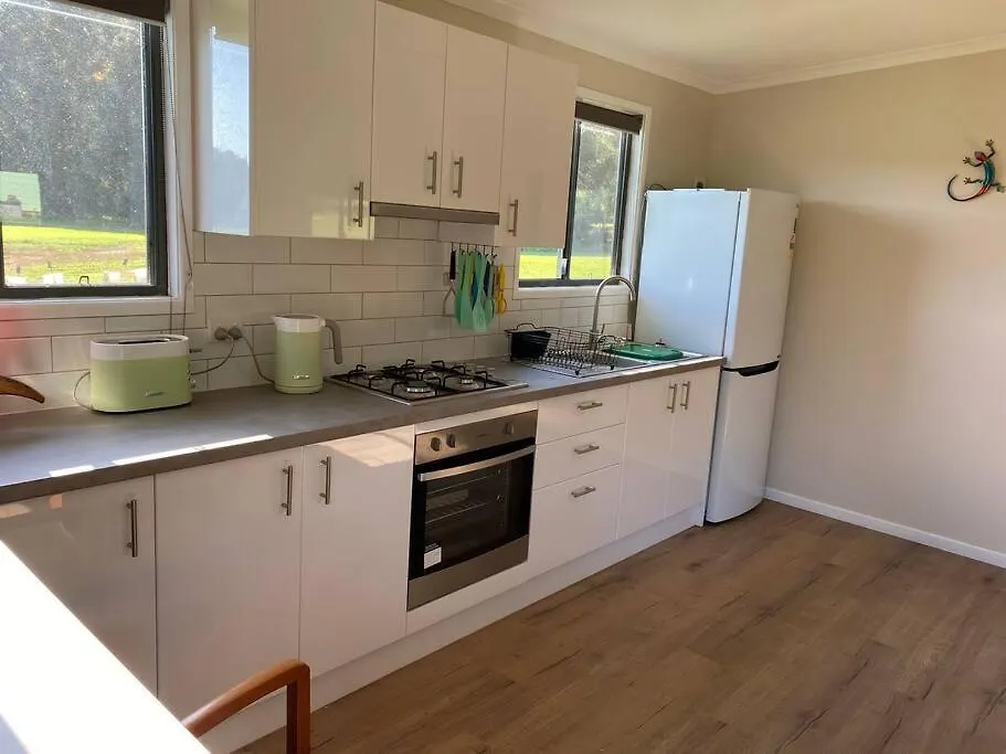 Pinbarren Green Lodges Noosa 0*,  Australia